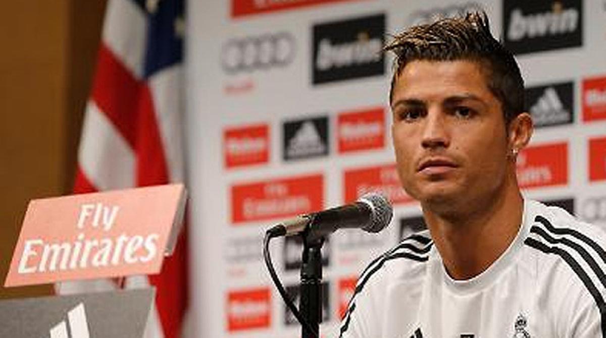 El davanter portuguès repassa l’actualitat madridista a Los Angeles, en vigílies d’enfrontar-se al Chelsea.