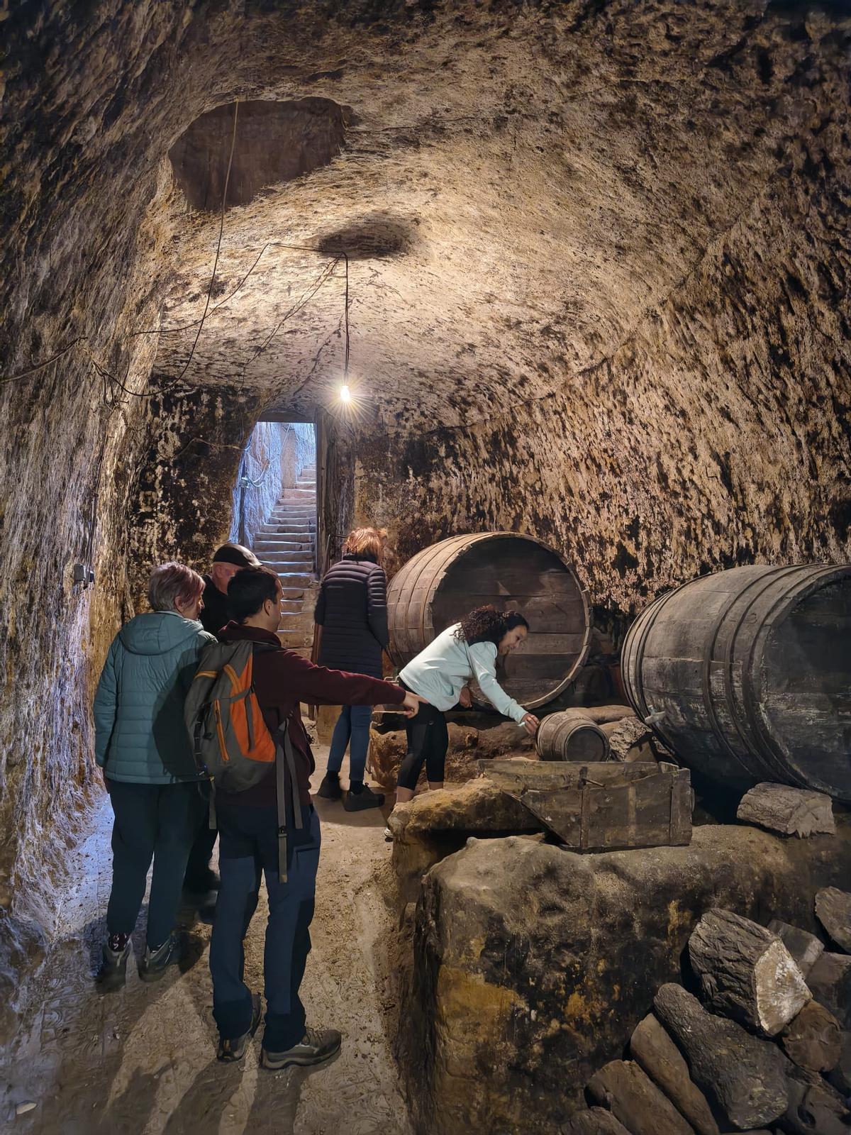 Visita de Alfredo Sanz a bodegas de Guarrate
