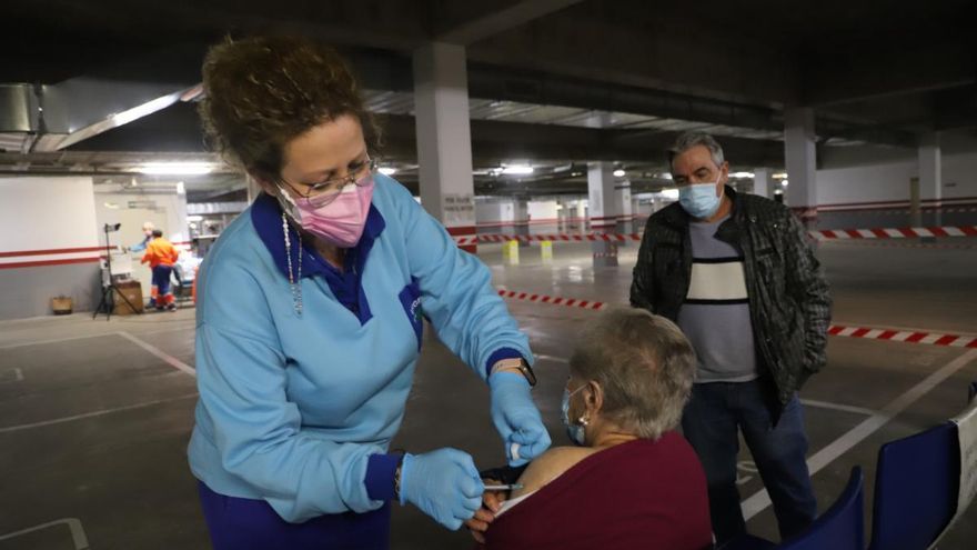 Salud habilitará en Córdoba 25 puntos fijos, 8 móviles y 17 en centros para la vacunación masiva