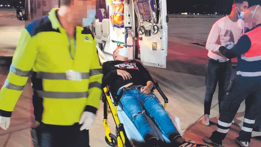 La Policía amplía a 13 los migrantes fugados del avión de Palma en busca y captura