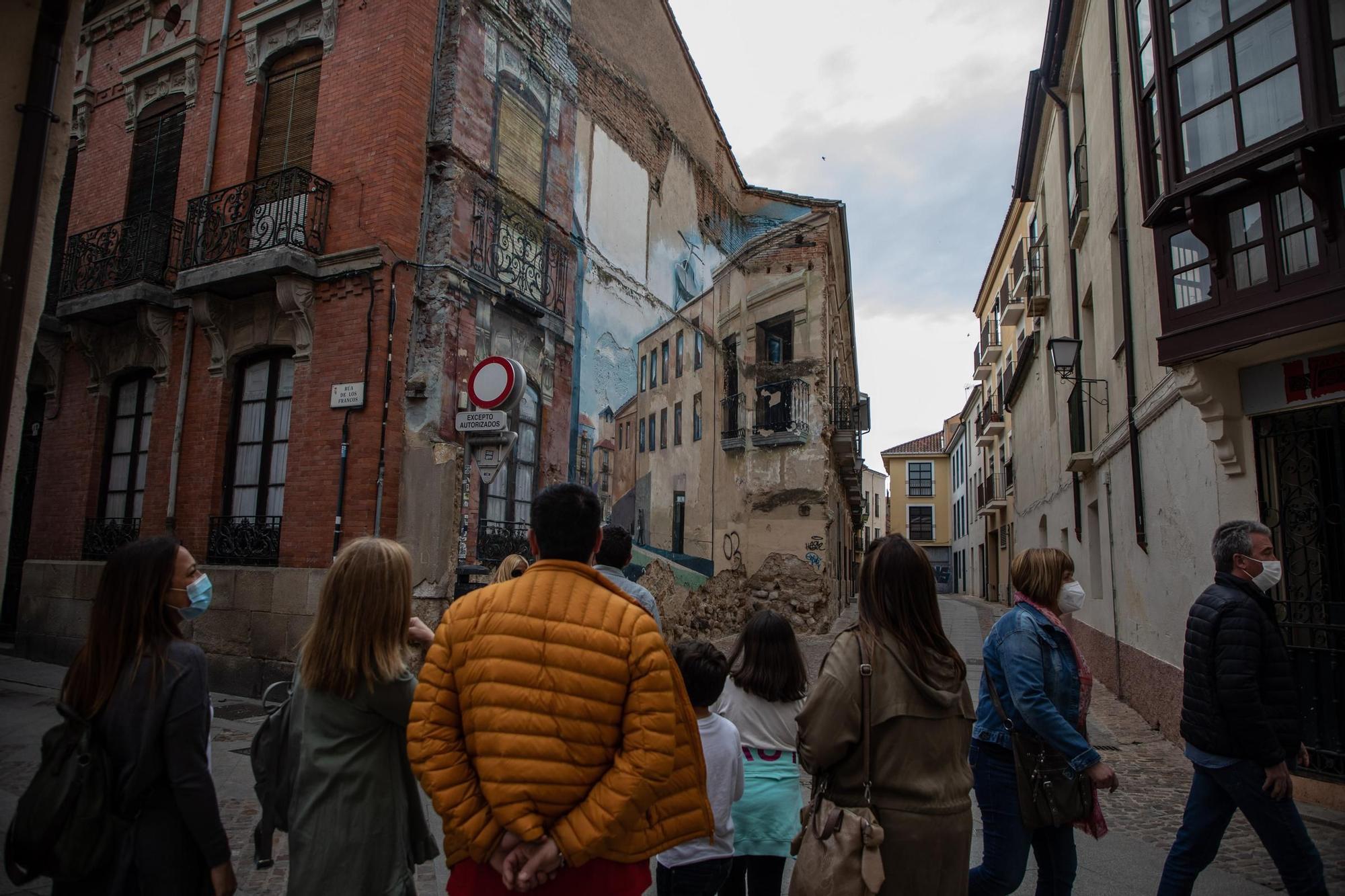 Turistas en la capital zamorana.