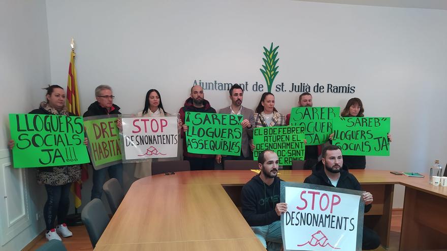 Sant Julià anirà a Madrid per evitar el desnonament de dotze famílies del municipi