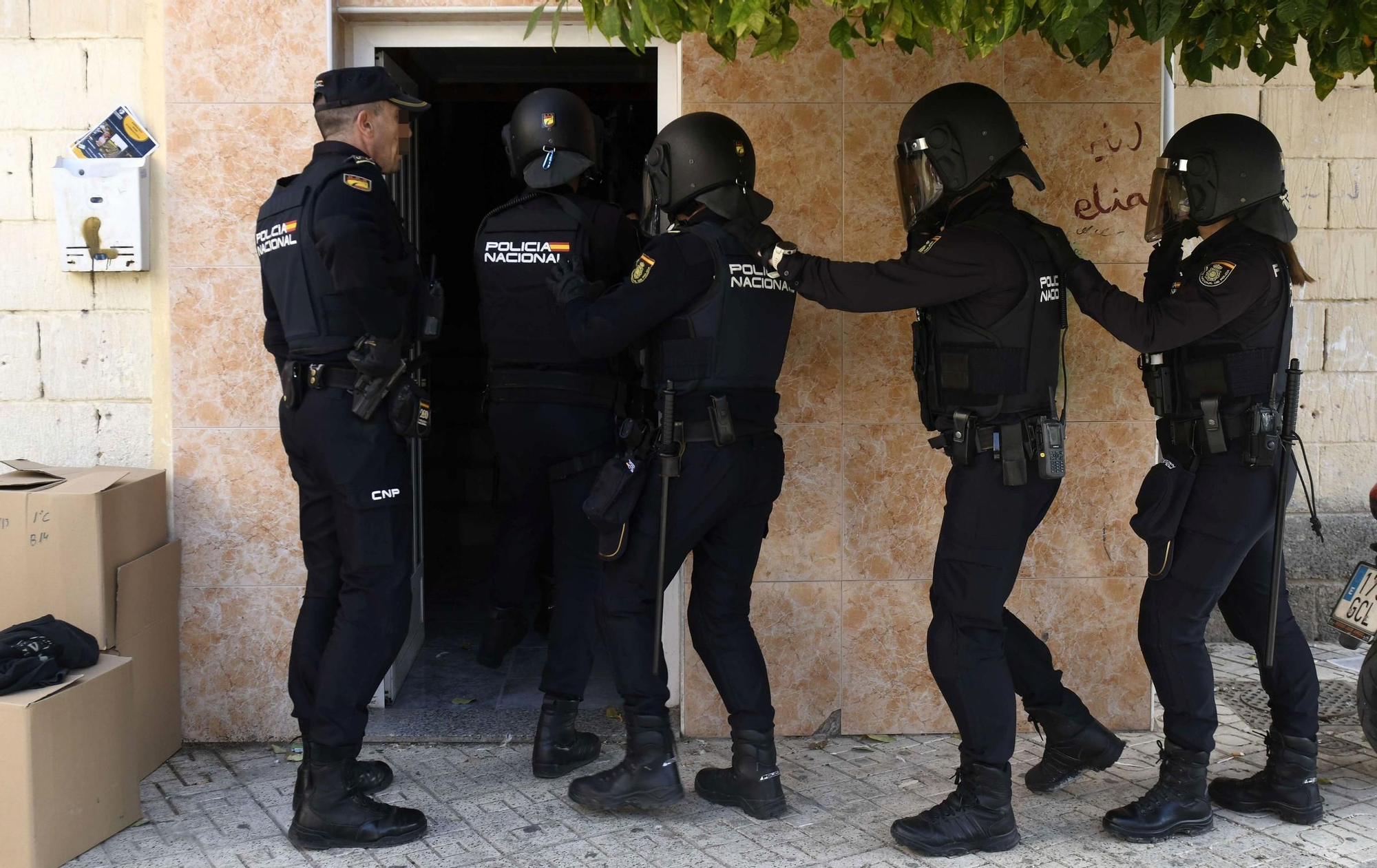 La redada contra el narcotráfico en el Polígono de La Paz, en imágenes