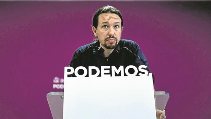 Iglesias gana tiempo y evita dimitir