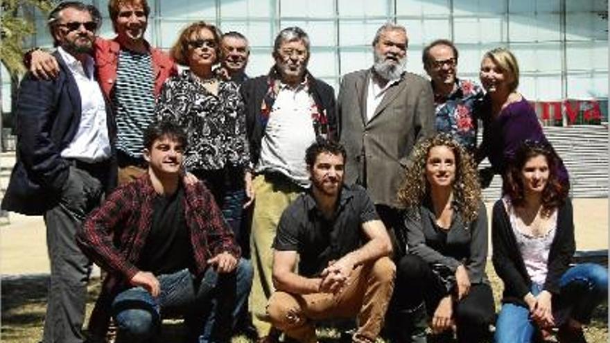 El director, l&#039;autor i els actors de &quot;L&#039;hort de les Oliveres&quot;, davant el TNC.