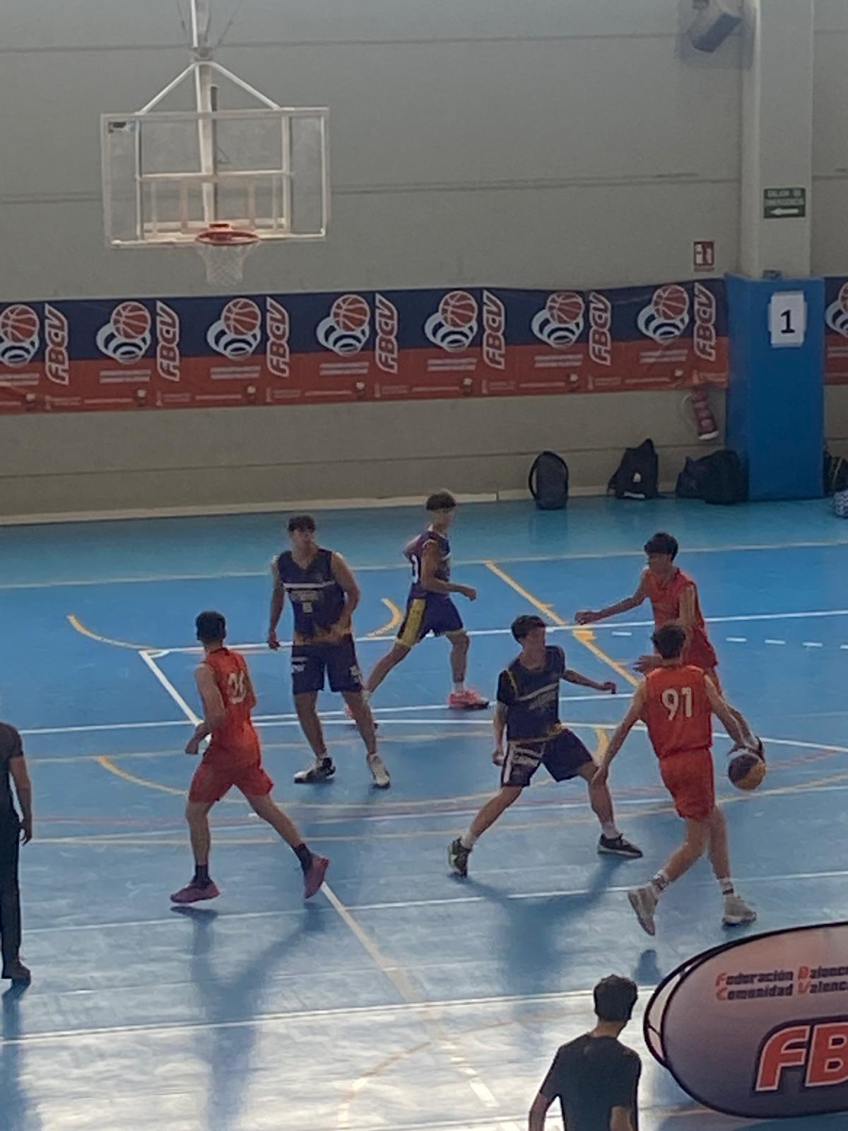 Los chicos del Ontibasket en un partido.