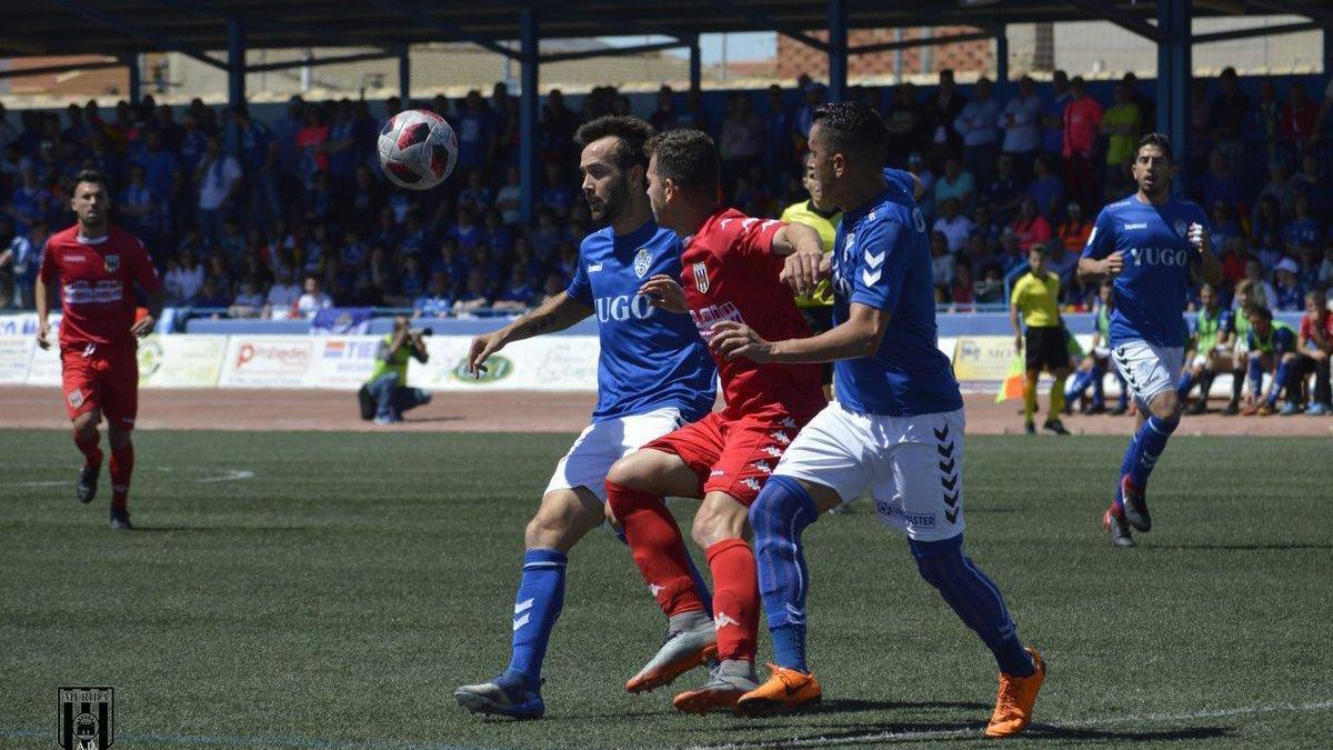 La AD Mérida logra un empate (0-0) en el partido de ida frente al Socuéllamos