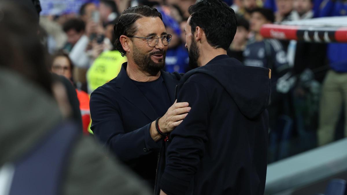 José Bordalás y Álvaro Arbeloa se saludan antes del Real Madrid-Getafe de este lunes.