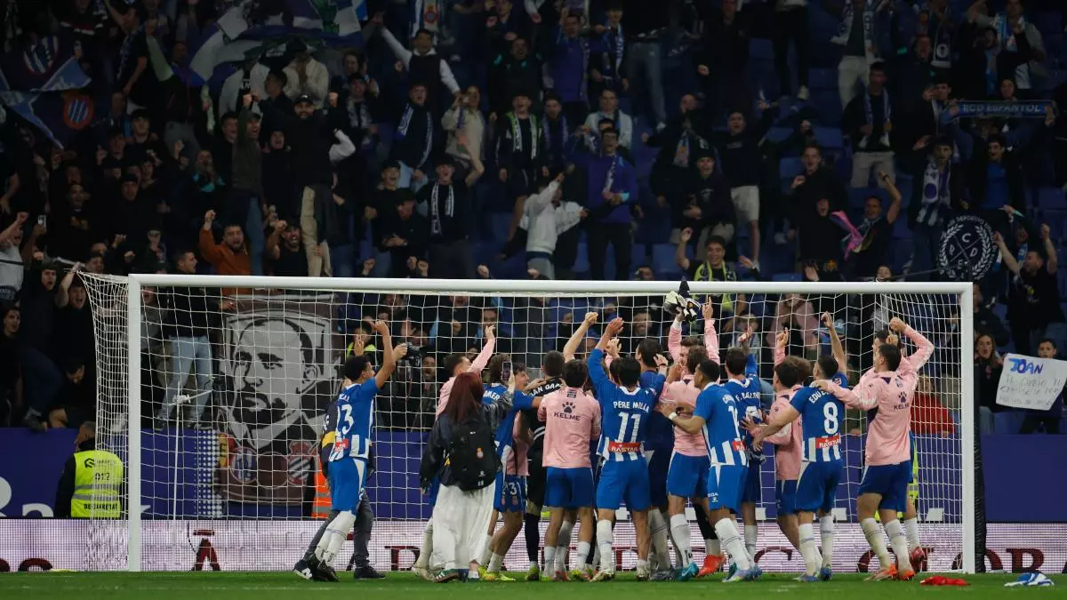 ?Habr芍 p迆blico en el Espanyol-Bar?a!