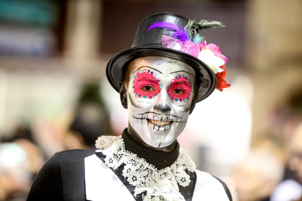 El Carnaval llena Benidorm de disfraces