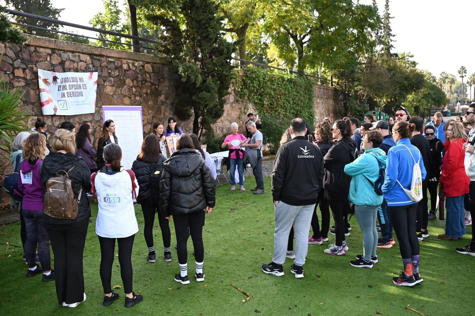 4ª Marcha ‘Badajoz en marcha, por ellas’ de la Asociación Victoria Kent en Badajoz