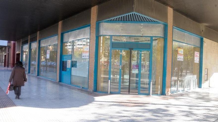 La banca pierde cada semana en Aragón una oficina y dos empleos