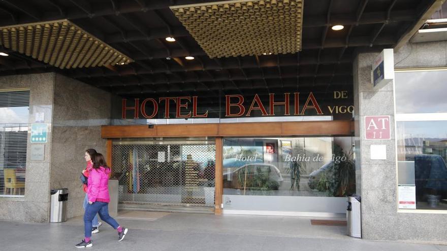 El hotel Bahía de Vigo, cerrado. // Alba Villar