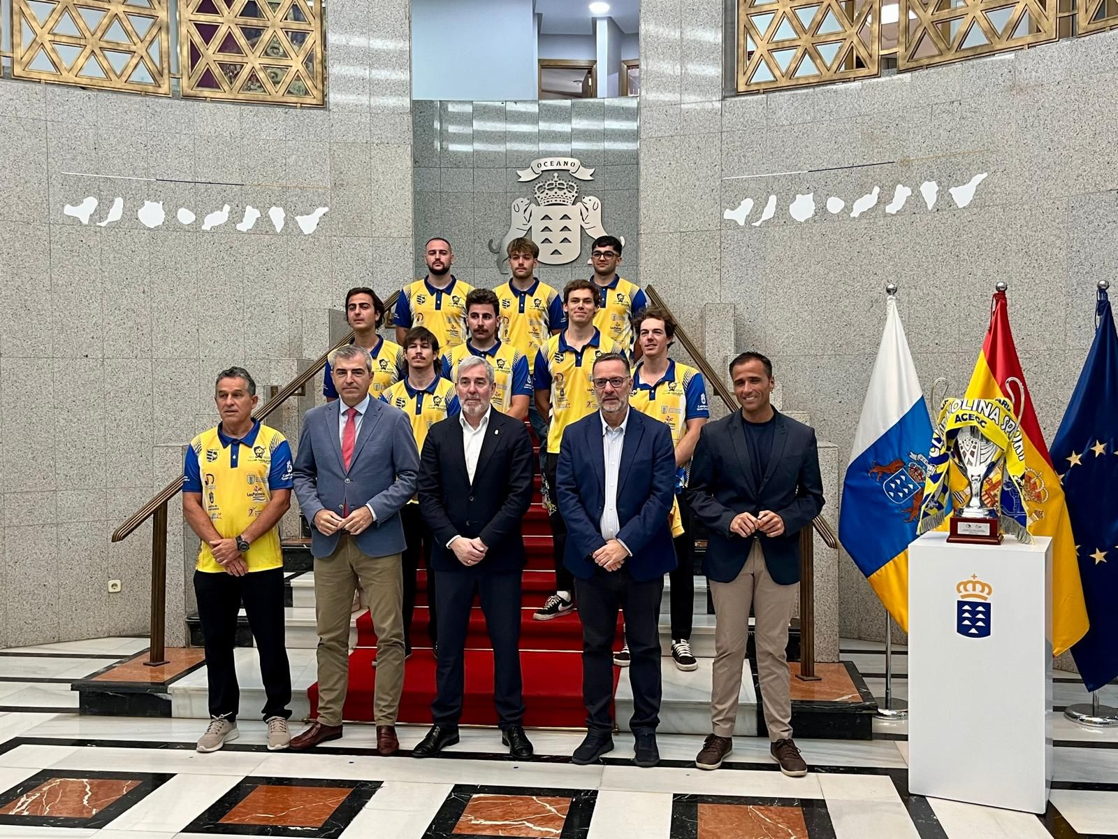 Imagen de familia de la plantilla del Molina Sport en Presidencia de Gobierno