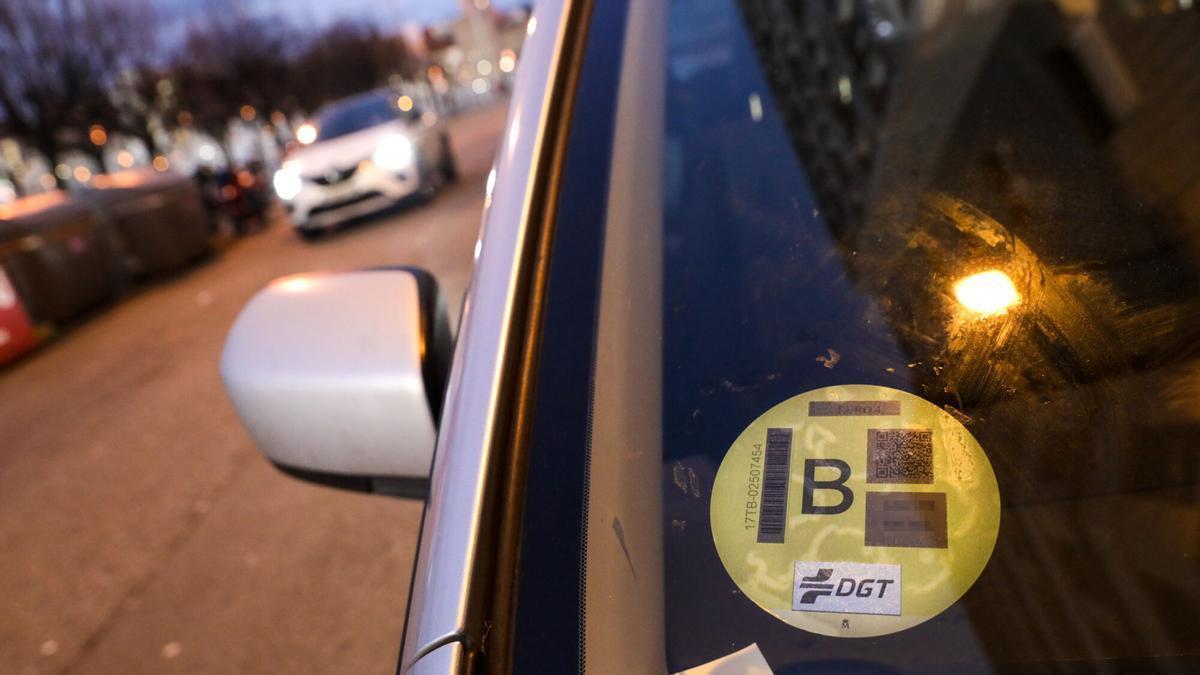 VÍDEO: Adiós a la etiqueta B en el centro de la ciudad: circular sale caro con multas de 200 euros