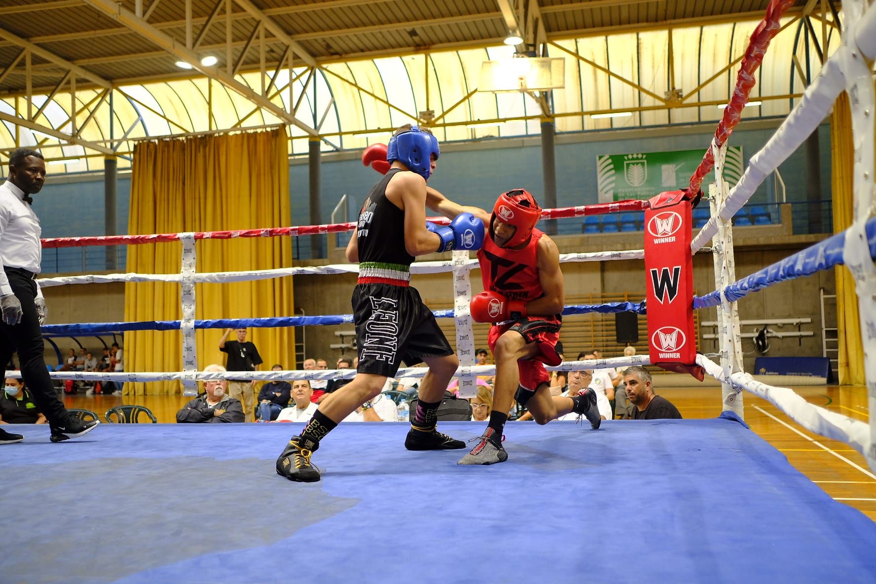 La cantera canaria de boxeo se luce en el Juan Beltrán Sierra