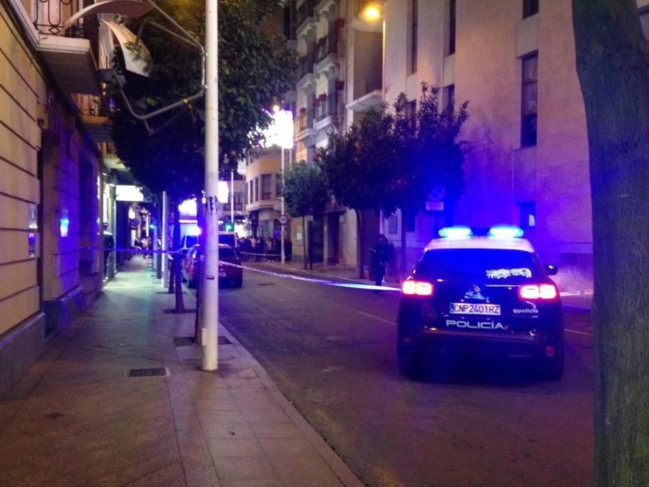 Dos heridos a cuchilladas en plena calle Correos de Murcia