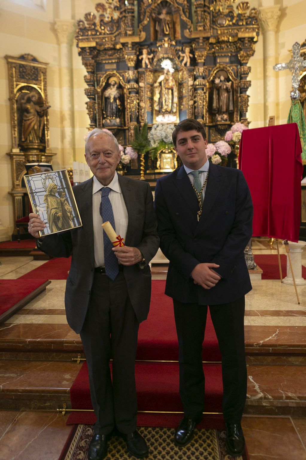 José Manuel Vaquero ofrece el pregón de las fiestas del Carmen en la iglesia de Salinas