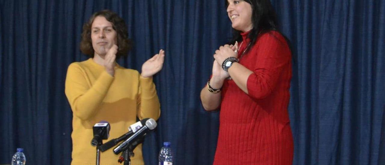 Agustín Zaragozá junto a Amelia Tiganus en el acto de Favara.