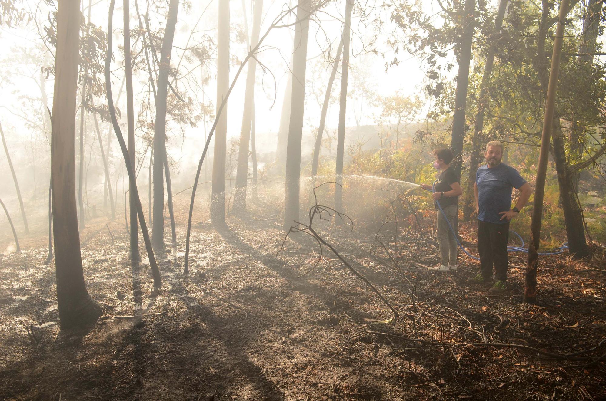 Incendios en Galicia: Vilagarcía y su comarca luchan contra el fuego