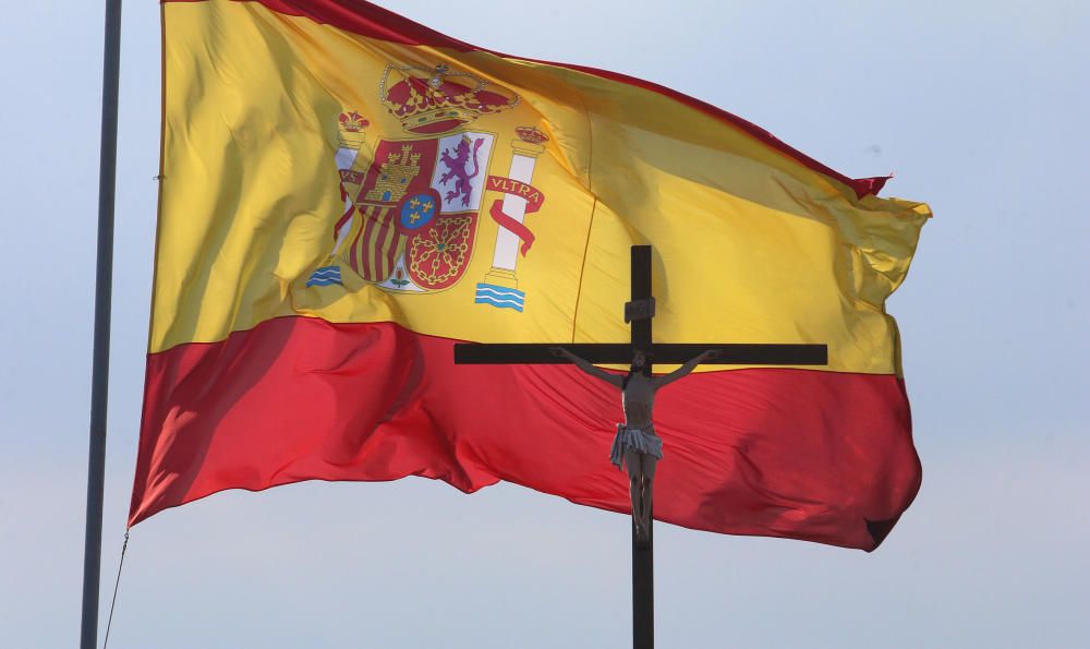 Jura de bandera civil en el portaviones Juan Carlo