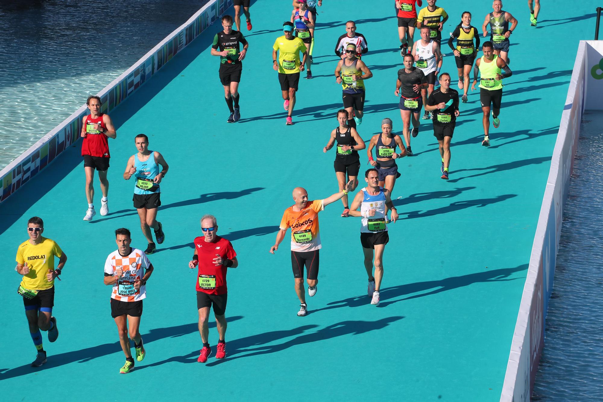 ¡Busca tu foto! Llegada del Maratón Valencia 2021