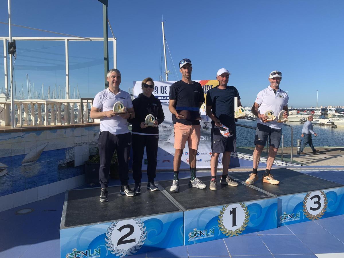 Podio absoluto de la Copa de España de la clase Snipe en el Club Náutico Los Nietos