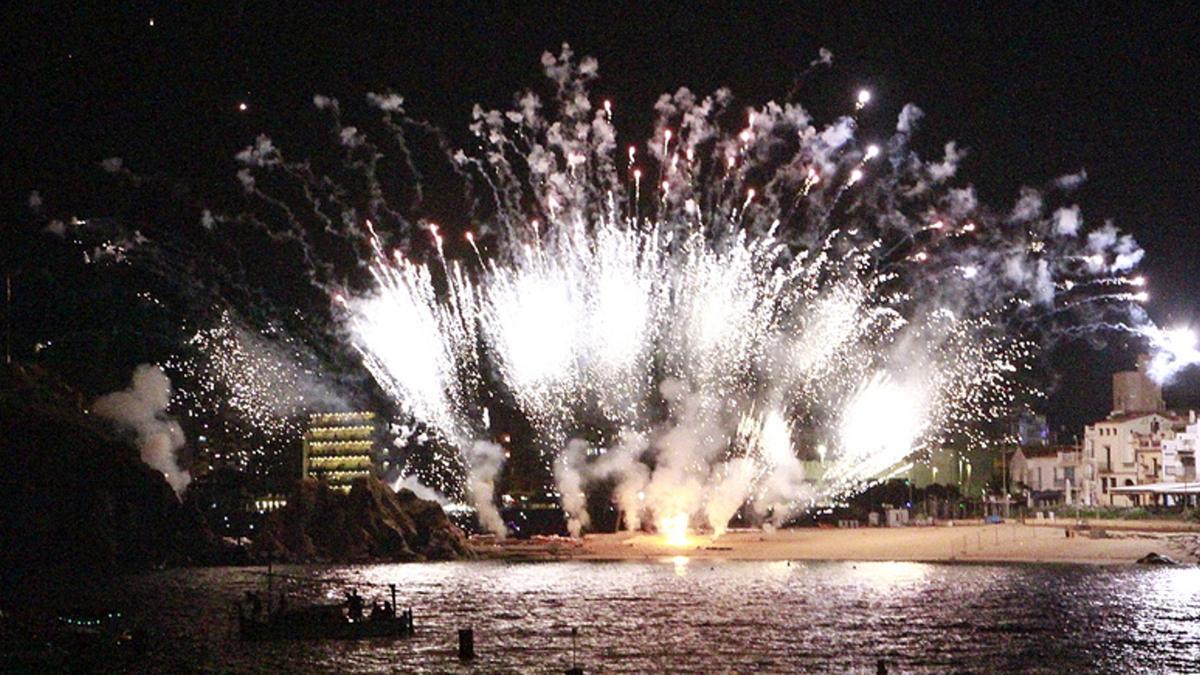 Vint ferits lleus a Blanes després de desprendre’s boles de foc en el concurs de focs artificials