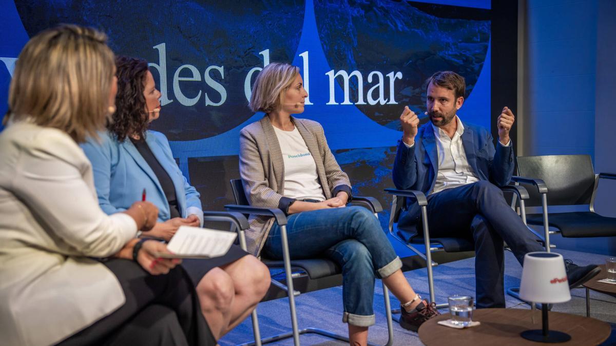 Reunión expertos del Foro Económico y Social del Mediterráneo, en el Palau Macaya.