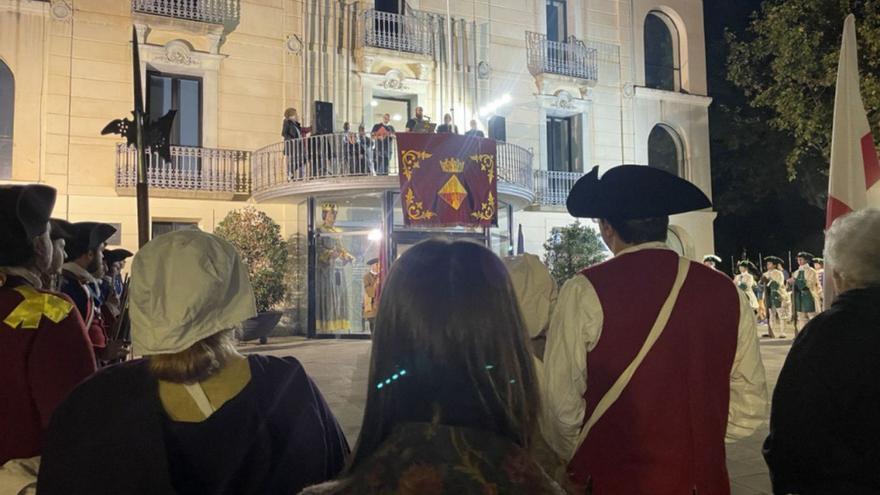 Olesa omple el nucli antic en la popular Festa dels Miquelets