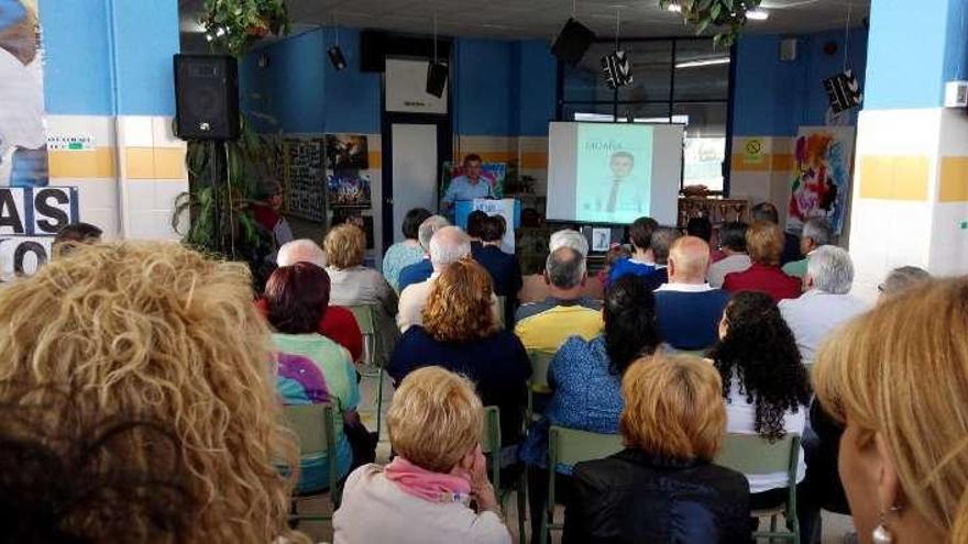 Asistentes al acto del PP moañés de ayer. // Gonzalo Núñez