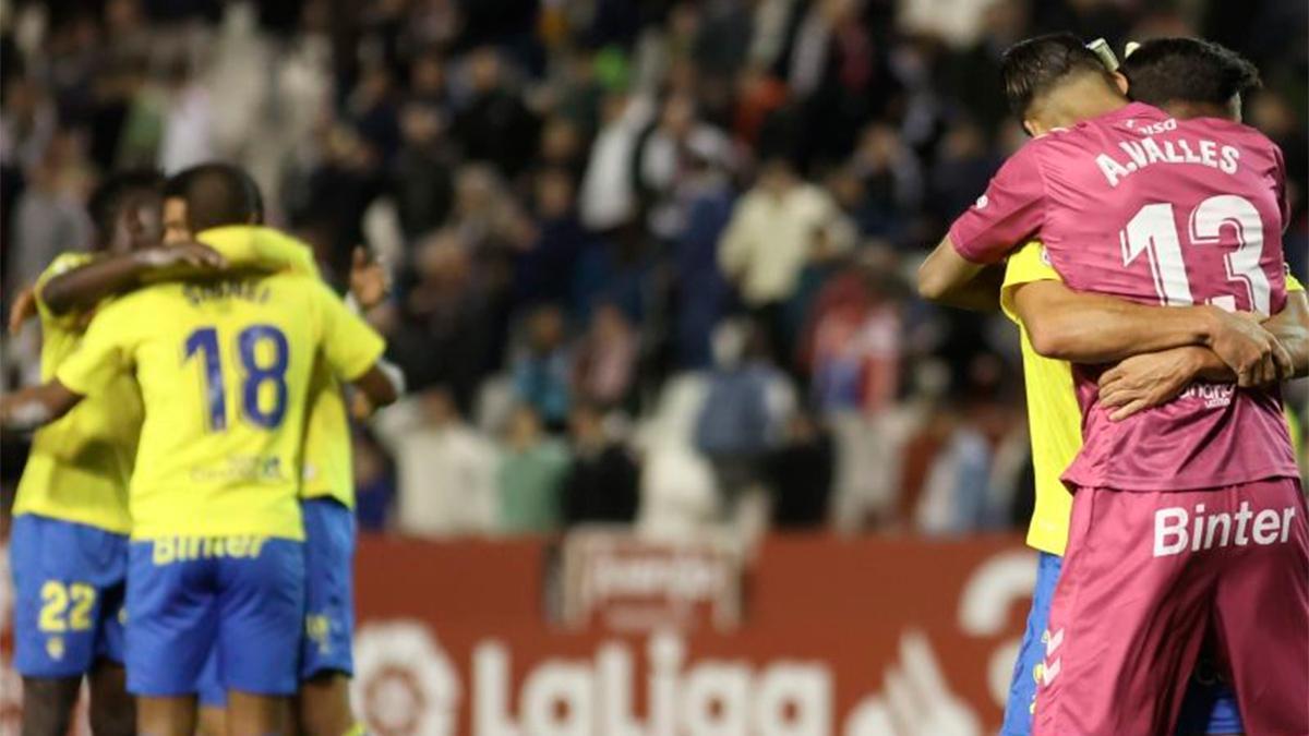 Resumen, goles y highlights del Albacete 1 - 2 Las Palmas de la jornada 34 de LaLiga Smartbank