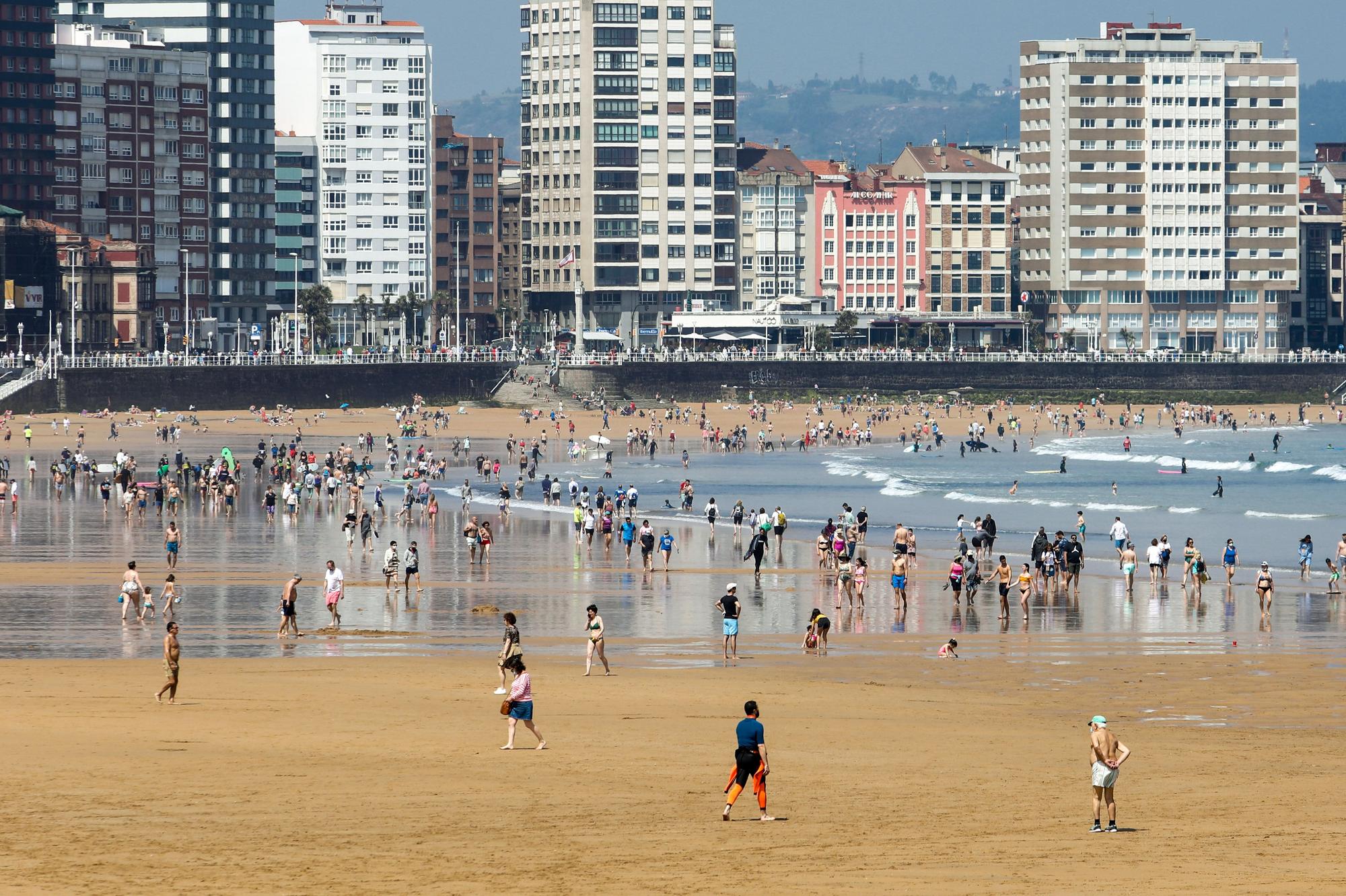 Calor en Gijón el último domingo de mayo