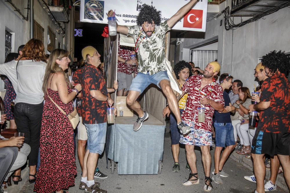 Desfile de la Nit de l'Olla de Benilloba.