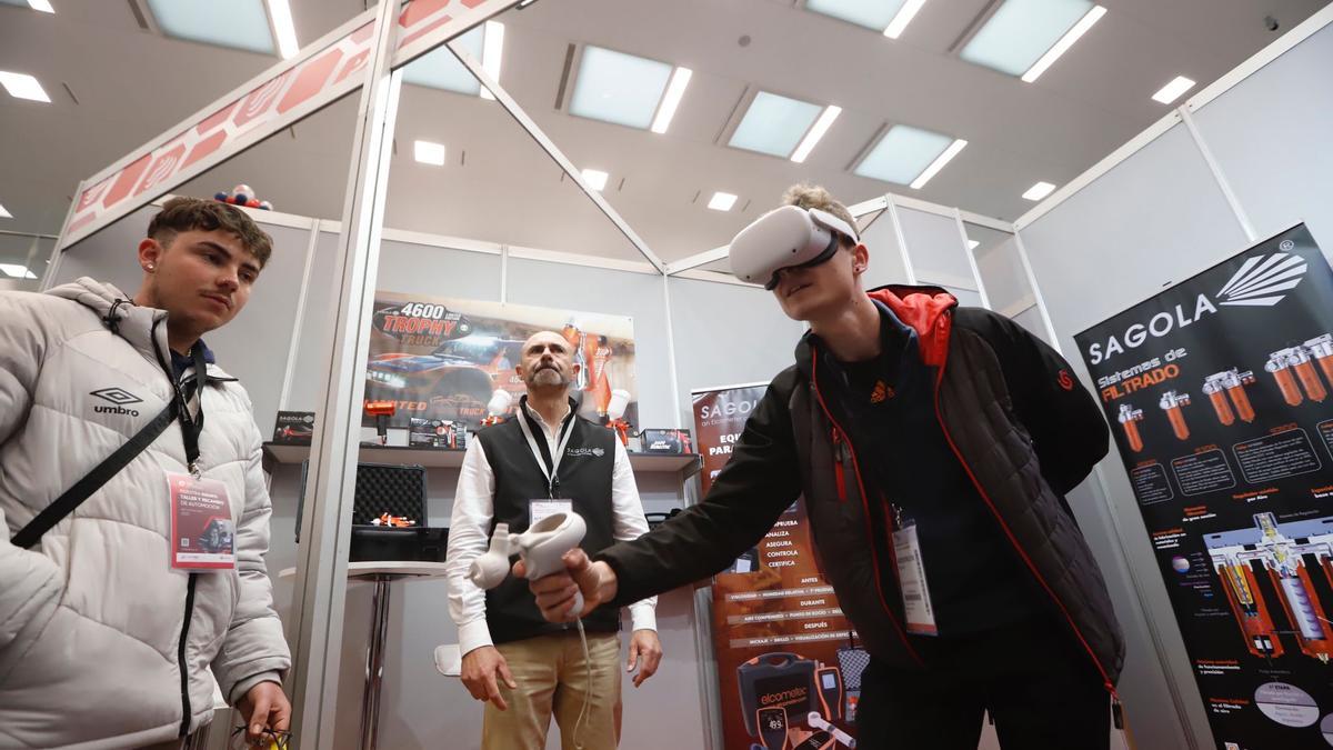 Alumnos de FP en la feria Peña Profesional 2023.