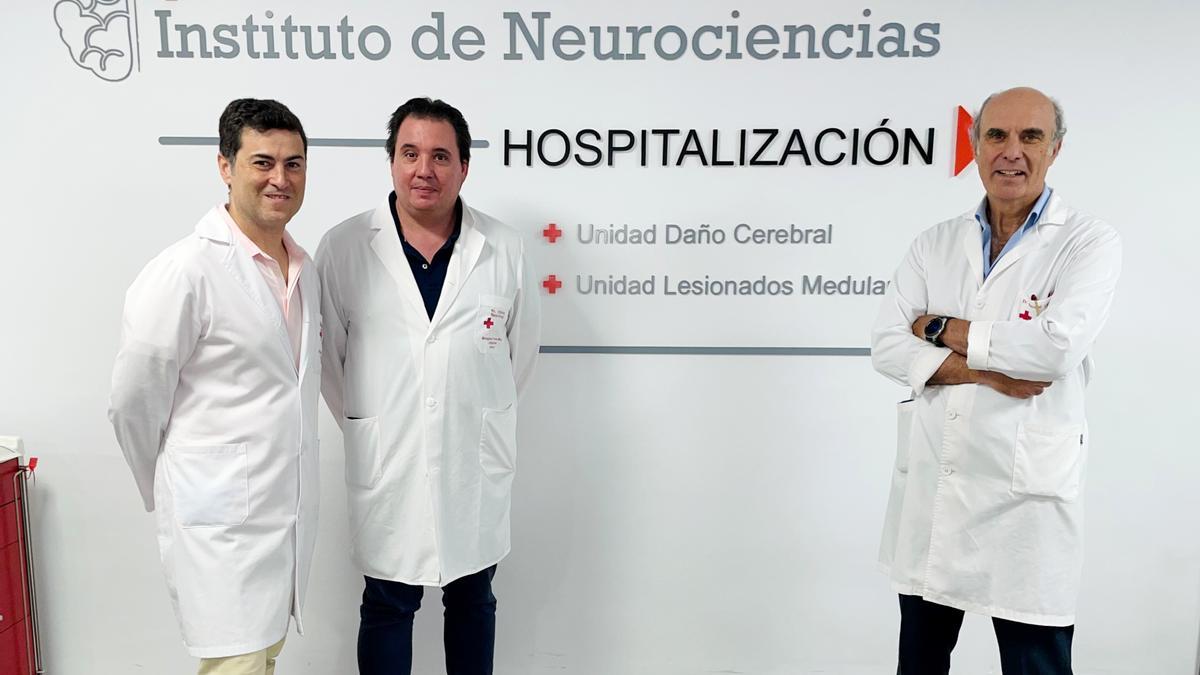 Imagen de algunos doctores del hospital de la  Cruz Roja en Córdoba.