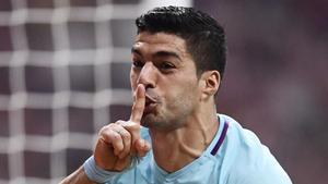 jdomenech40540131 barcelona s uruguayan forward luis suarez celebrates a goal 171015000302
