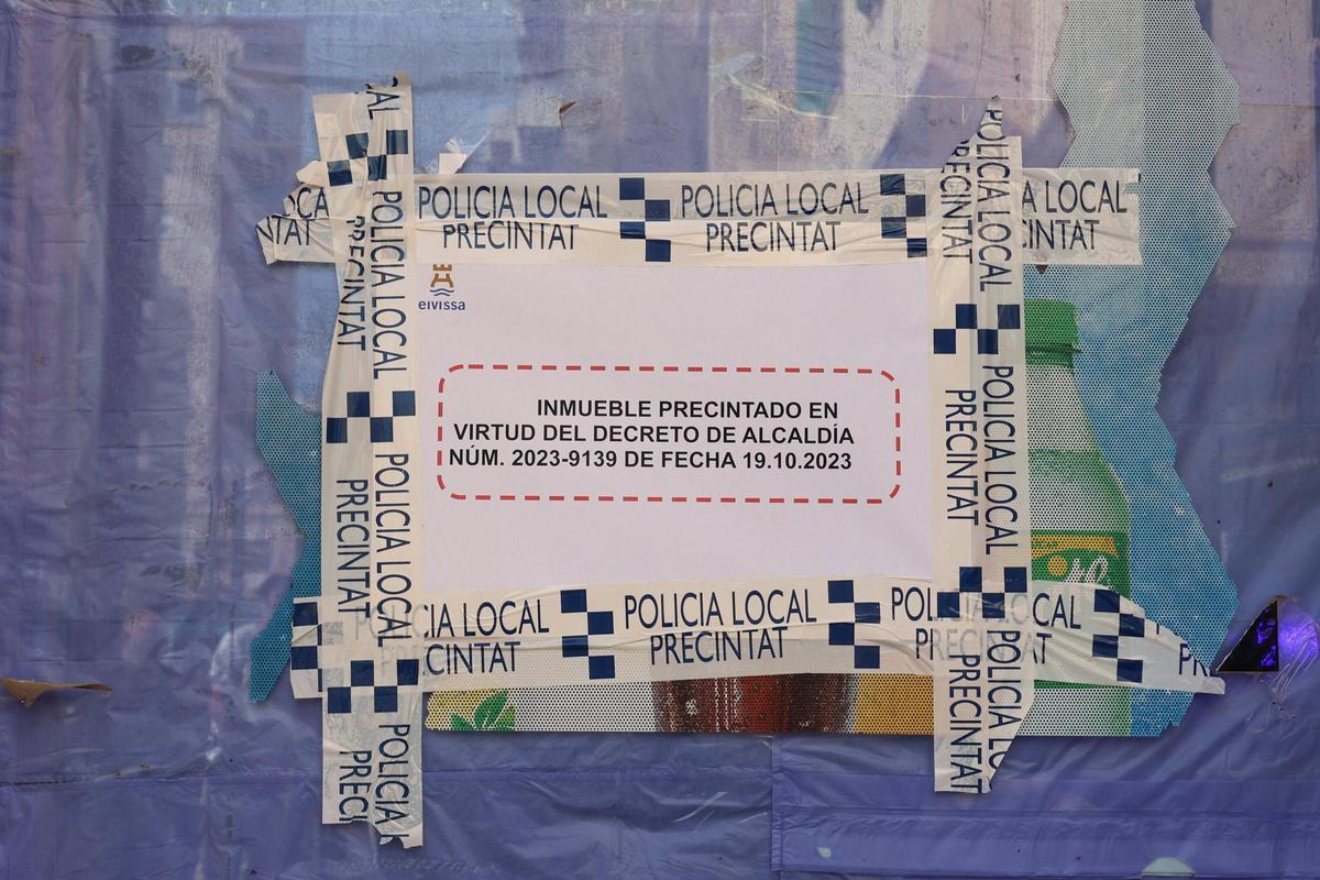 Todas las imágenes del desalojo en el local de Ibiza Todas las imágenes del desalojo en el local de Ibiza