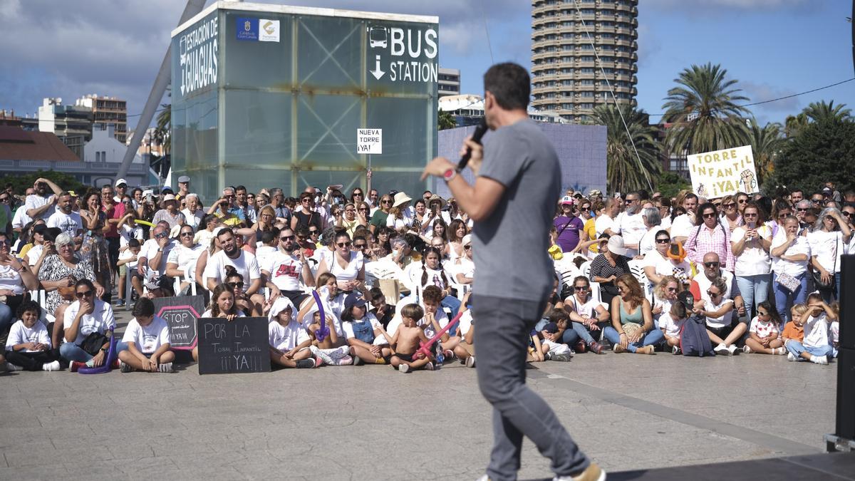 Marcha reivindicativa para pedir celeridad en la construcción de la torre del Materno.