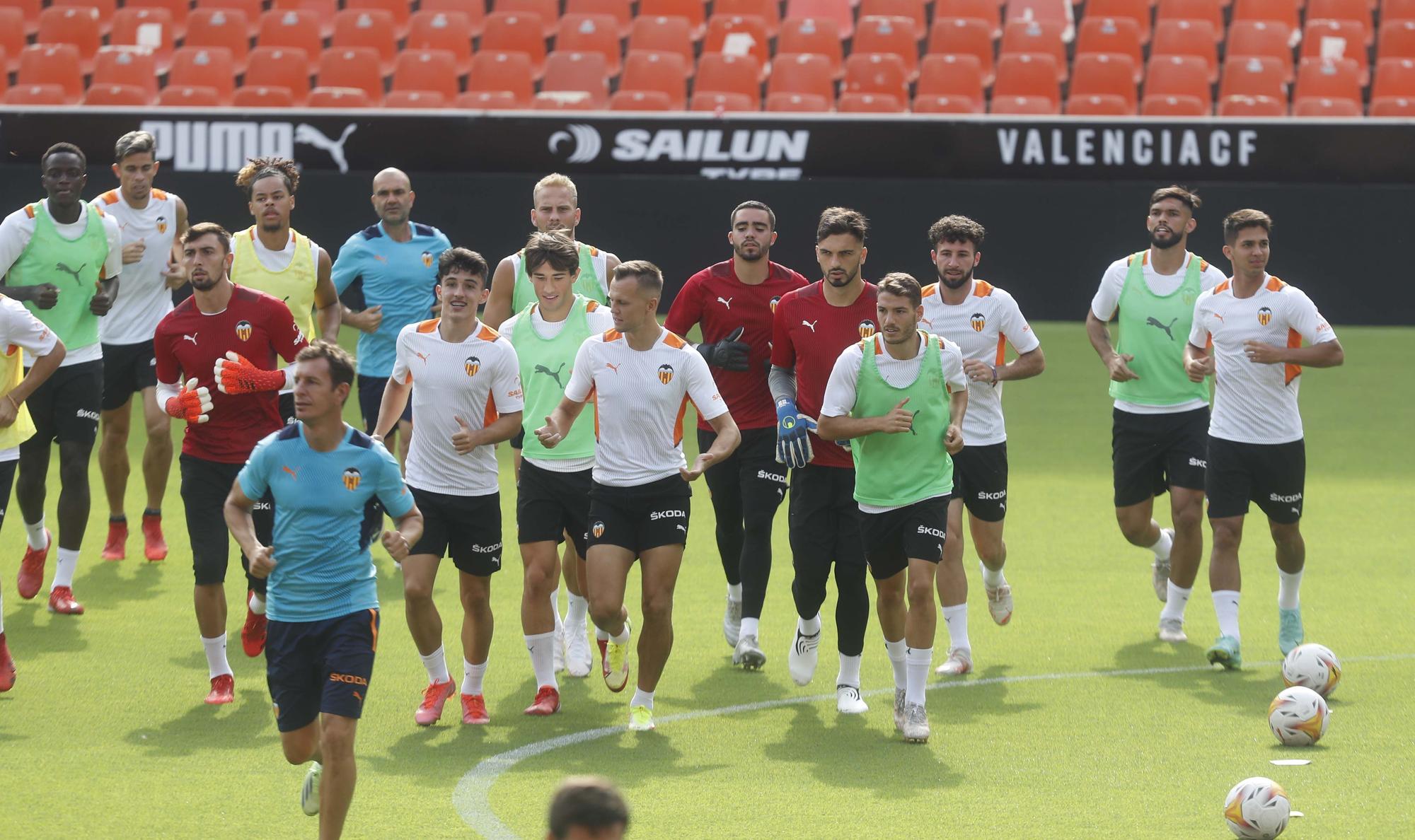 El Valencia CF ya trabaja en Mestalla el primer partido de LaLiga