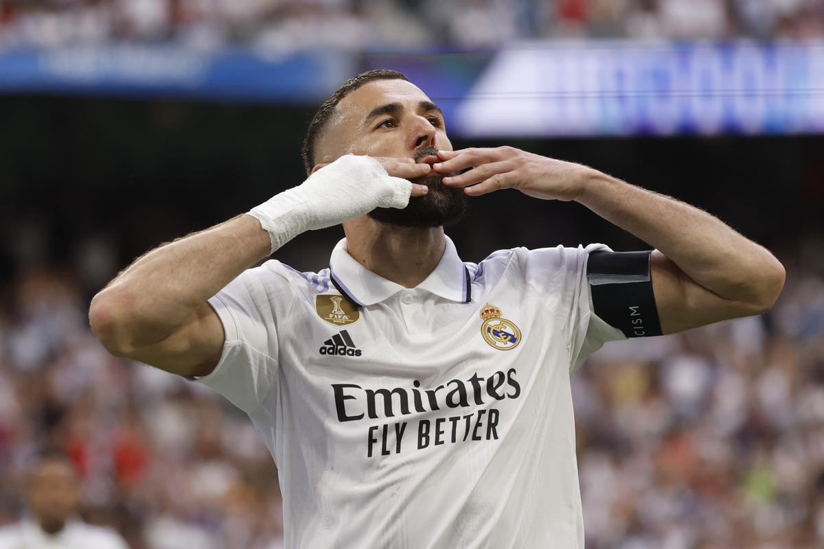 Karim Benzema celebra su último gol con el Real Madrid.