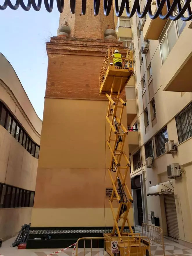 Urbanismo coloca una red bajo la chimenea de la Malagueta