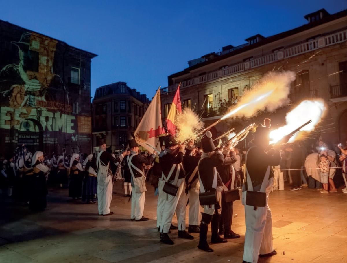 Una de las fotografías de la exposición sobre el Desarme.
