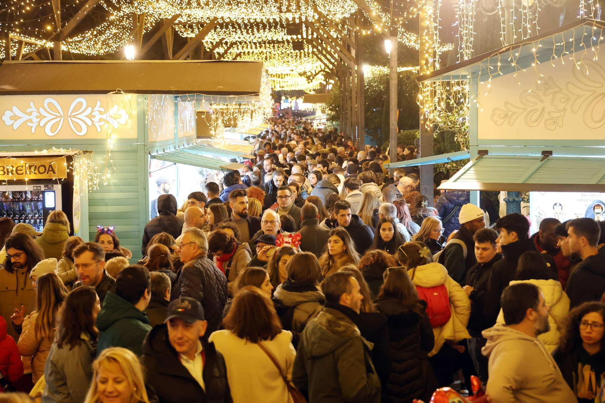 Las luces de Navidad atraen a miles de visitantes a Vigo