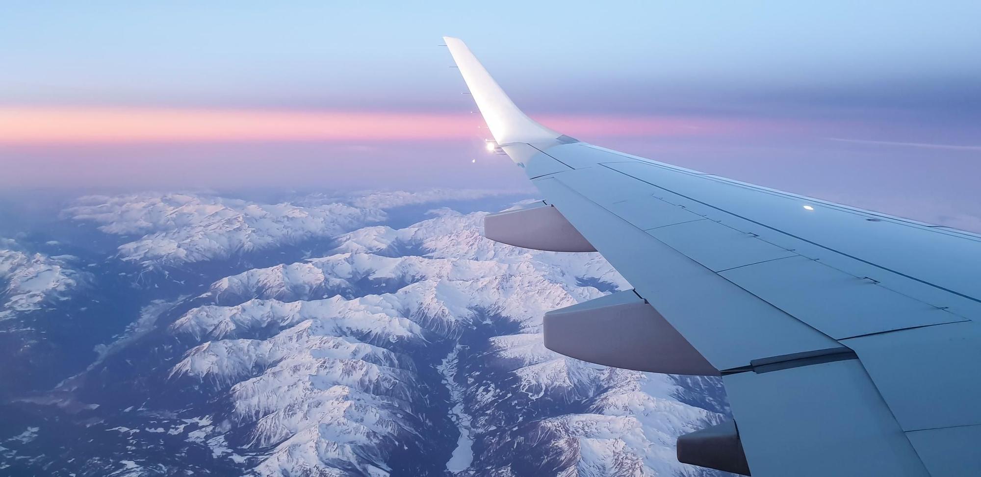 Volar sobre zonas montañosas puede provocar turbulencias en el avión