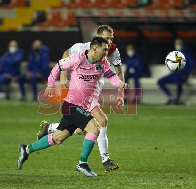 Leo Messi en el partido de octavos de final de Copa del Rey entre el Rayo Vallecano y el FC Barcelona disputado en el estadio Vallecas