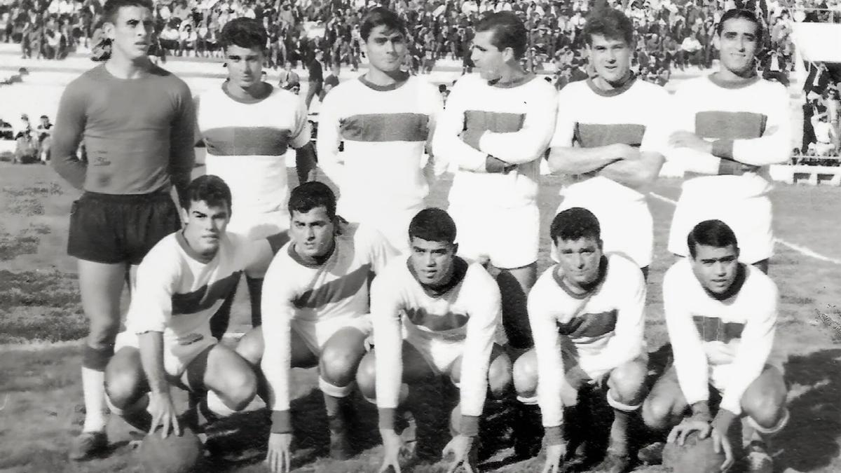 Gómez, Álvaro, Martín, Martínez, Molina, Borredá; Santiago, Pilín, Justo Gilberto, Evaristo y José Juan.