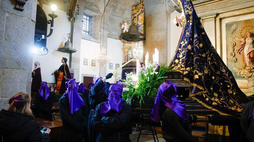 La salida de los pasos para la procesión del Santo Encuentro se cancela por la lluvia