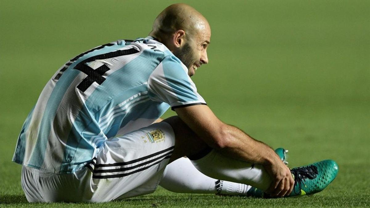 Mascherano no jugará ante Bolivia por sanción