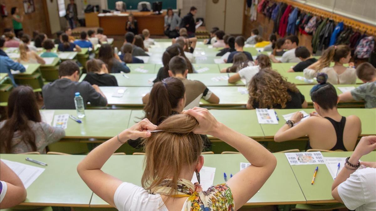Examen de selectividad en la Universidad de Zaragoza, en una imagen de archivo.